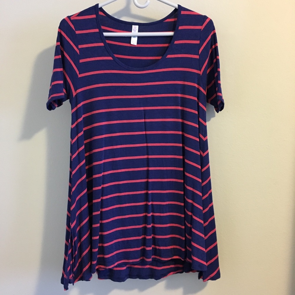 NWOT LuLaRoe Perfect Tee